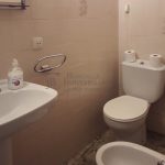 Pis de lloguer a Gironella,el Berguedà: moblat, 4 habitacions, bany, balcó, terrat-Buscallà Immobiliària: lavabo-lp147