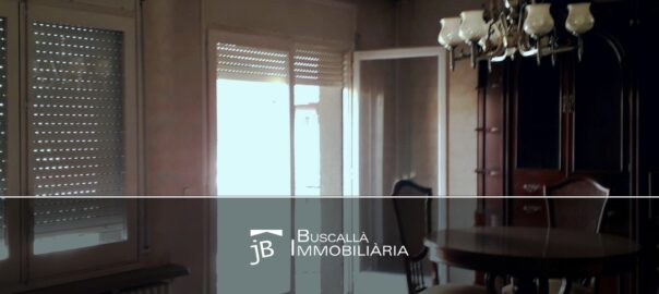 pis gran en venda a Gironella, el Berguedà: 4 habitacions, 2 banys, balcons, calefacció, ascensor, molt cèntric-menjador balcó-vp152