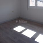 Gironella- pis reformat molt lluminós-habitació finestra- Buscallà al Berguedà-105lp