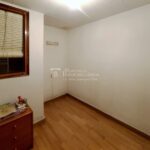 Lloguer pis semi-moblat amb terrat-habitació finestra-Buscallà Immobiliària al Berguedà-153lp