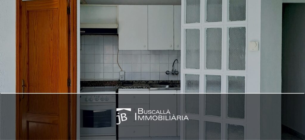Lloguer al Berguedà pis i pàrquing-cuina office sala-Buscallà Immobiliària-216lp