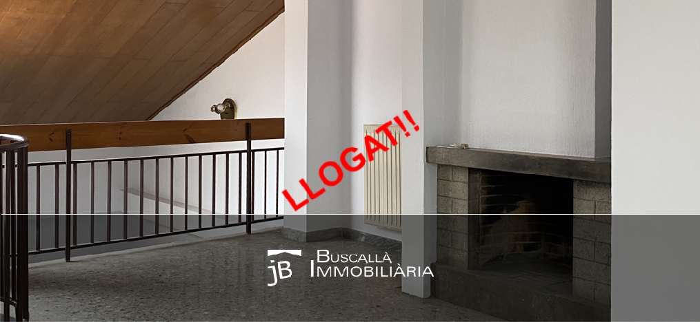 Dúplex amb terrat lloguer al Berguedà-altell sala llar de foc-220lp