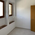 Lloguer de pis gran al Berguedà-entrada habitació-Buscallà Immobiliària-238lp