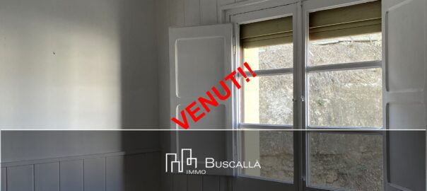 Pis apartament amb traster al Berguedà-menjador finestra habitació-Buscallà Immobiliària-242vp