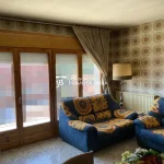 venda de pis a Gironella, menjador finestres,