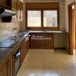 Pis ampli de lloguer a Gironella, cuina, finestra, Buscallà