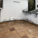 Pis ampli amb terrassa a Gironella, terrassa, xemeneia Buscallà, Berguedà