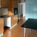 pis de lloguer a Puig-Reig, cuina, taula, Buscallà, Berguedà