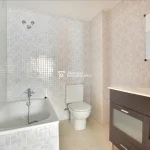 Duplex per llogar a Gironella, bany, banyera, Berguedà, Buscallà