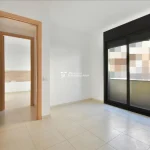 Duplex per llogar a Gironella, habitació finestra, Berguedà Buscallà