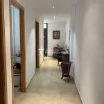 Pis amb terrassa a Gironella, passadís, porta, Buscallà, Berguedà